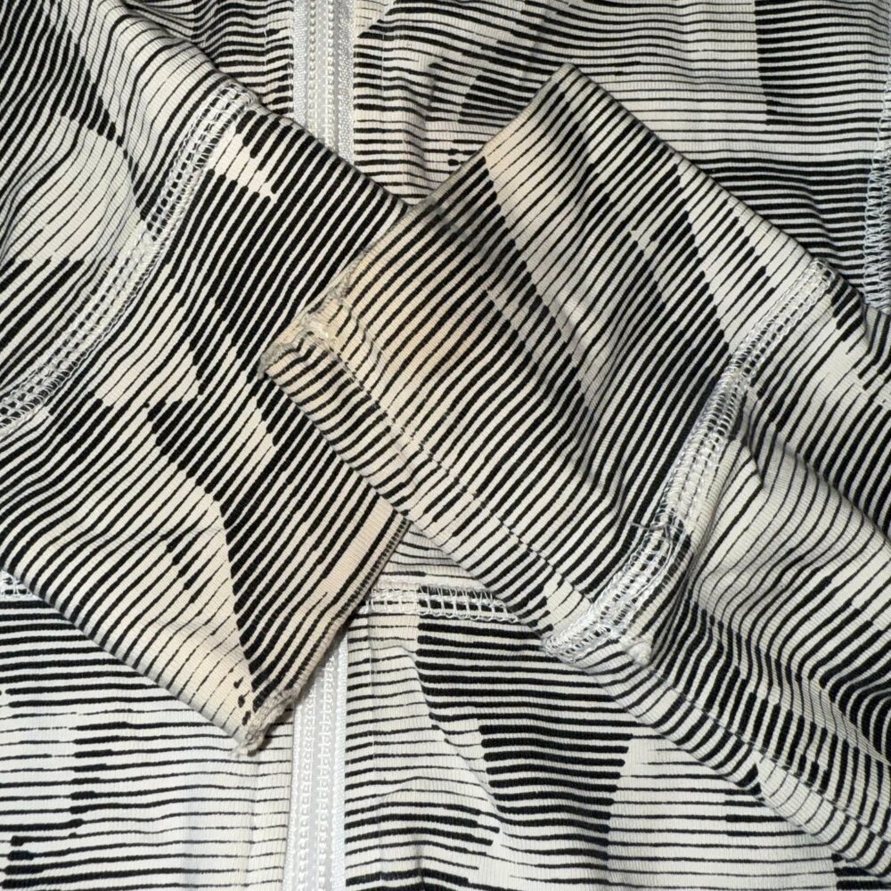 Reebok Women's Gray Patterned Zip-Up Jacket Size Large - Picture 10 of 10